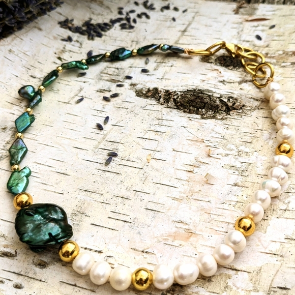 Natural  Green Pearls With Coin Center & White Pearls In Assymetrical Necklace - Picture 8 of 9